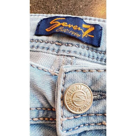 Seven7 Denim Mid Rise Light Wash shorts size 12 - Picture 6 of 8